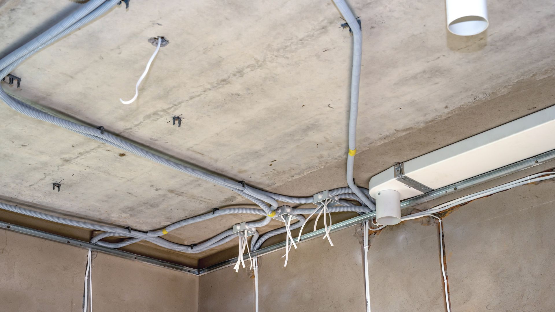 Can I put a junction box in the ceiling