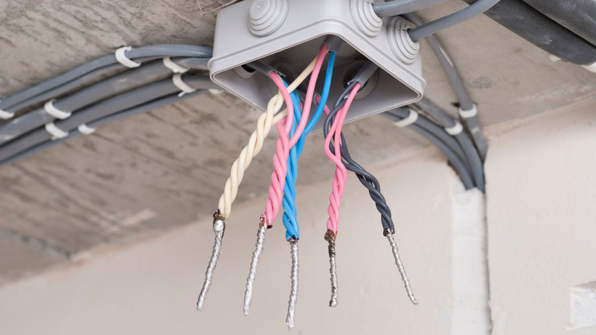 Can You Put A Junction Box In The Ceiling? (Know It Now