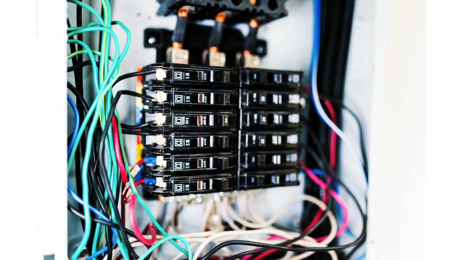 can-you-put-12-gauge-wire-on-a-15a-20a-30a-circuit