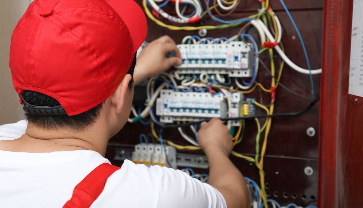 Why Would A Neutral Wire Be Hot?(5 Reasons Explained) PortablePowerGuides